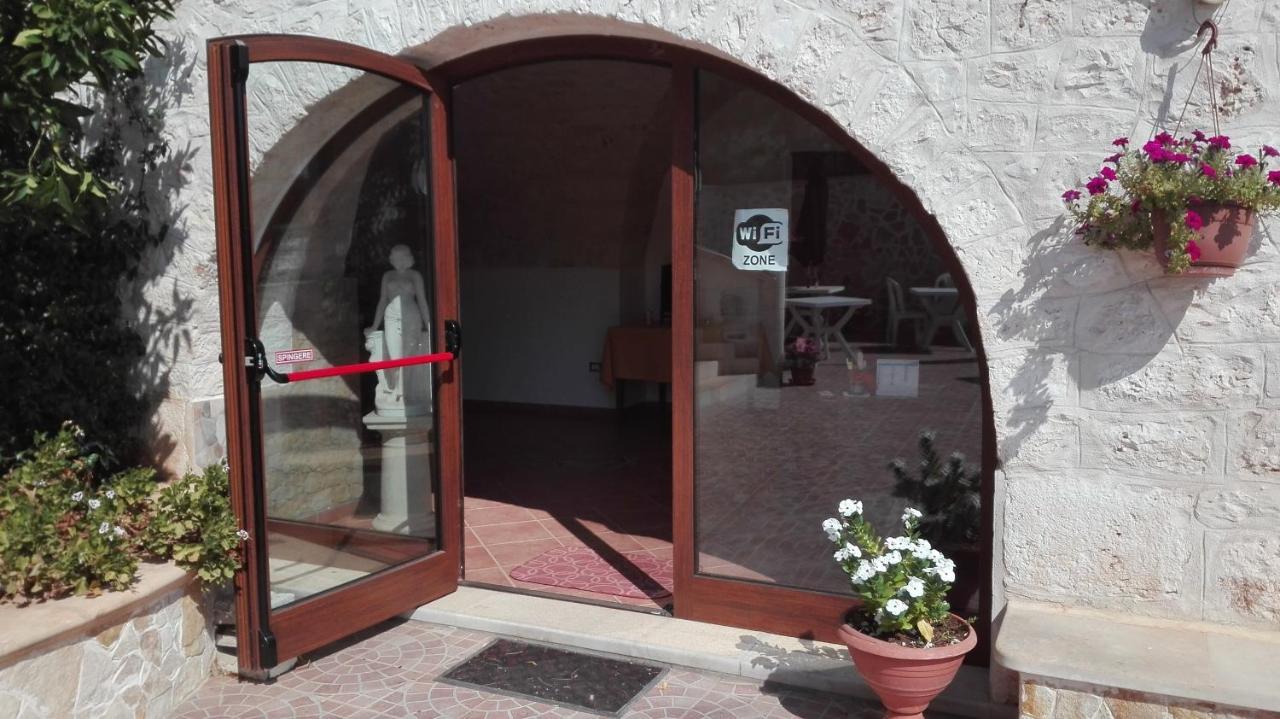 Masseria Le Betulle Сан Вито дей Нормани Екстериор снимка