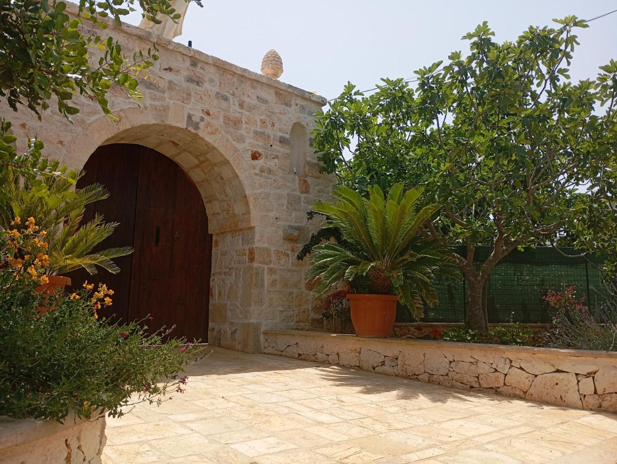 Masseria Le Betulle Сан Вито дей Нормани Екстериор снимка